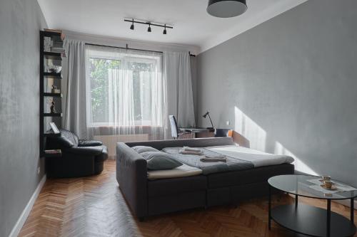 Cozy apartment near the embankment and the Old Town and free parking in front of the apartment windows