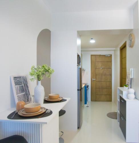 Casa - Vibrant City Center Studio Near Ayala Mall