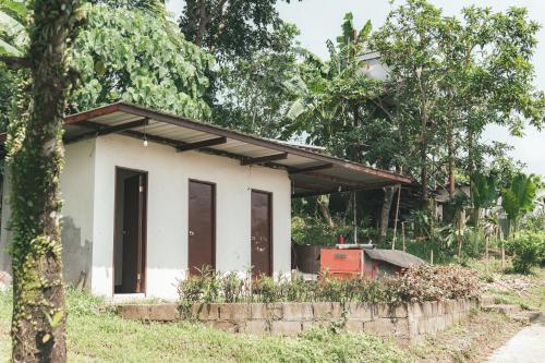 The Apiary Mountain Camp and Farm