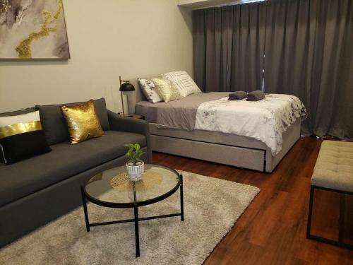 803 - Quiet Condo in City Centre