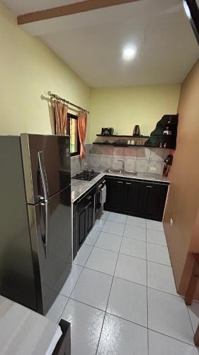 Haus am Strand auf Sibuyan Island nahe Cresta de Gallo - Marevic's Guesthouse 1 ohne Klimaanlage