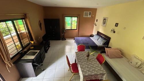 Haus am Strand auf Sibuyan Island nahe Cresta de Gallo - Marevic's Guesthouse 1 ohne Klimaanlage