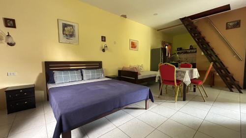 Haus am Strand KLIMAANLAGE INKLUSIVE Sibuyan Island nahe Cresta de Gallo - Marevic's Guesthouse 1