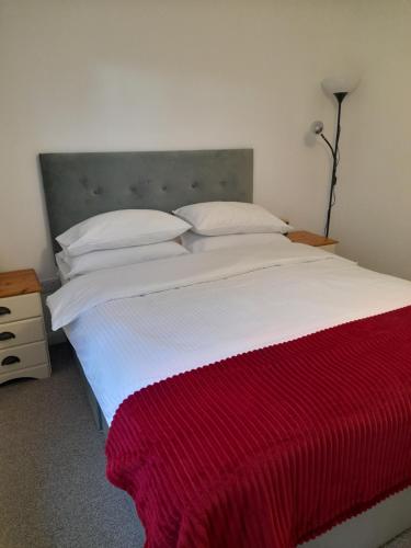 Glastonbury town center-entire apartment