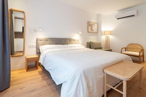 Edificio Ferrari by Plaza Mayor Apartamentos