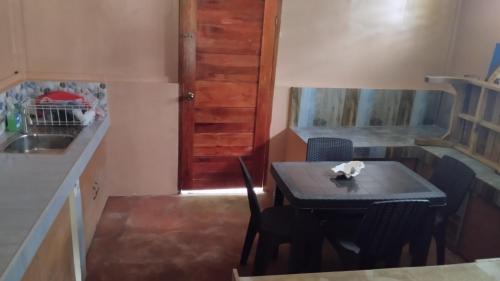 The Roaming Nest - Panglao