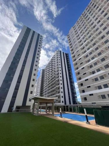 642 - Quiet & secured condo in Cavite with HI speed WIFI