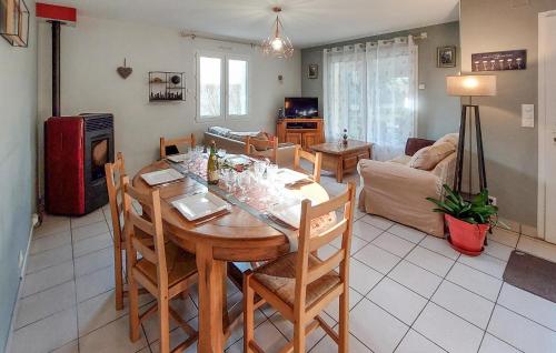 3 Bedroom Pet Friendly Home In Arzal