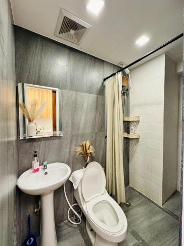 Zen Haven Oasis Free Pool Pet Friendly w Alexa and Netflix