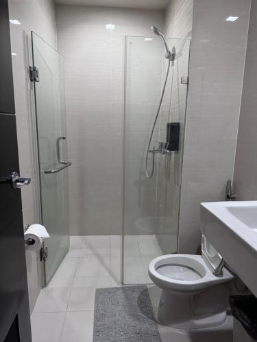 81 Newport Blvd Cluster 4 Unit 10C by Rechelle Nunag