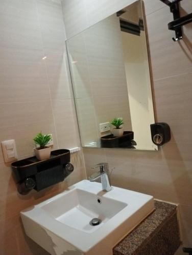 Newport 101 - East Wing