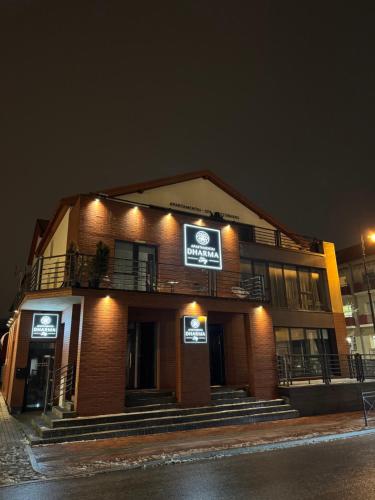 DHARMA Stay APARTAMENTAI su terasa ir vaizdu į miestą Self check-in