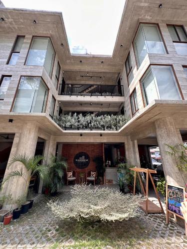 Shorebreak Hostel