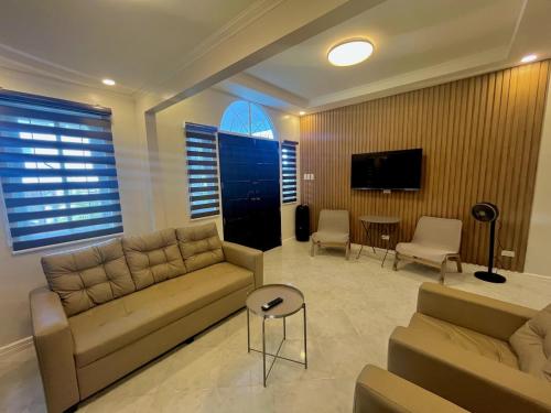 4BR Tagaytay House Staycation near Sky Ranch