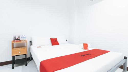 Ritz Place By RedDoorz