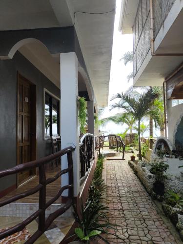 Kobe's Beachfront Haven