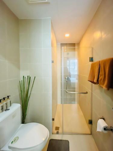 28 Central Location King Studio