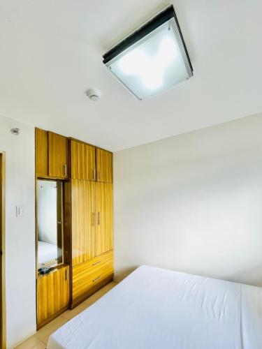 OS 5 Barkada Suite Near Esplanade