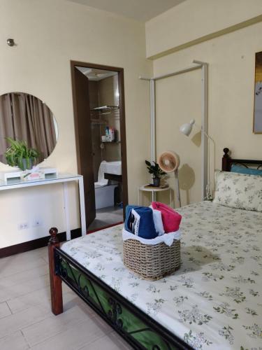 LDN TWO Palm Tree Newport City