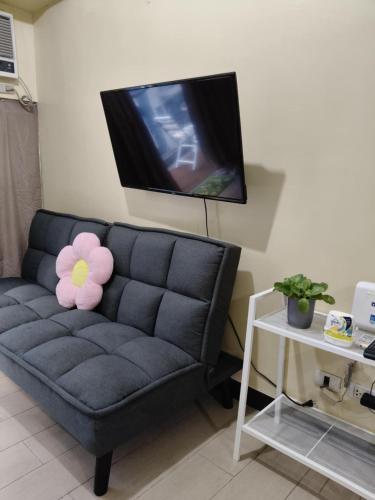 LDN TWO Palm Tree Newport City