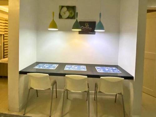 40 Percent Promo Off This Month, Balcony Ocean View Plus Free Pool & Sauna Access Exclusive 2025 Rates at Walking Distance US Embassy, Front of Robinsons Place MANILA, Bellagio and Experience Breathtaking Manila Bay Views