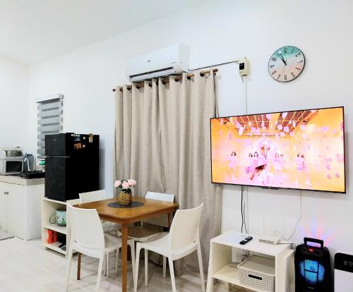 Bungalow House-Olango Island