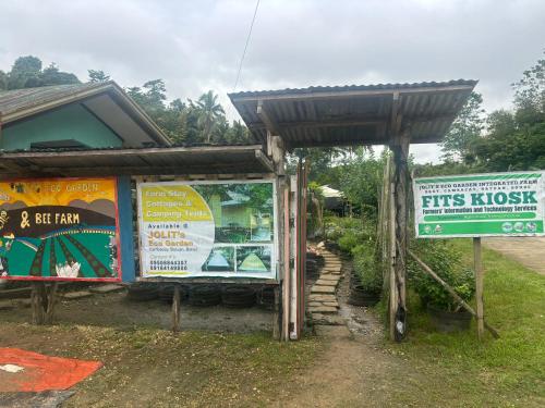 Jolits EcoGarden Hostel