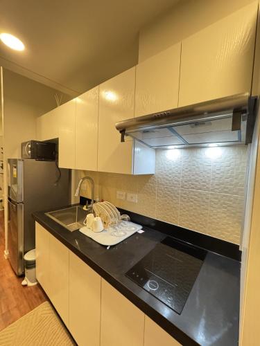 Minimalist Studio Suite near Ayala Mall