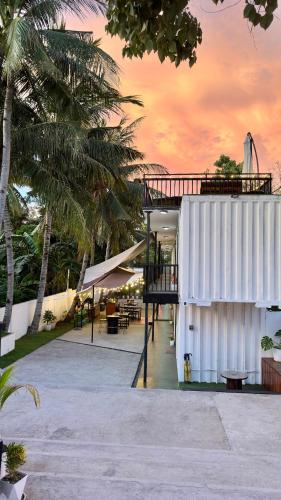 Pig Dive Hostel Moalboal