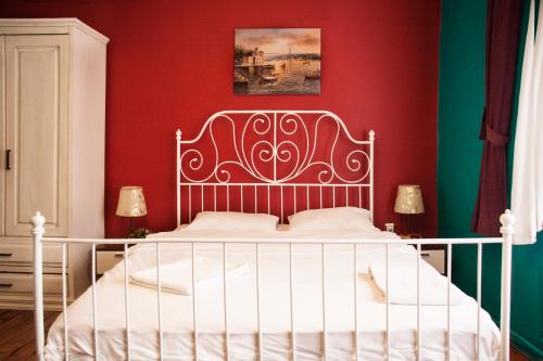 Cheers Midtown Hostel