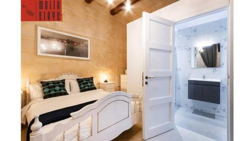 House Of Pomegranates