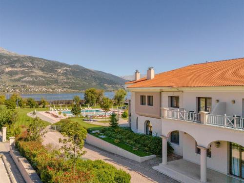 The Lake Hotel