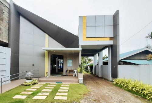 RedDoorz @ Lazarian Hotel and Resort Cagayan Valley