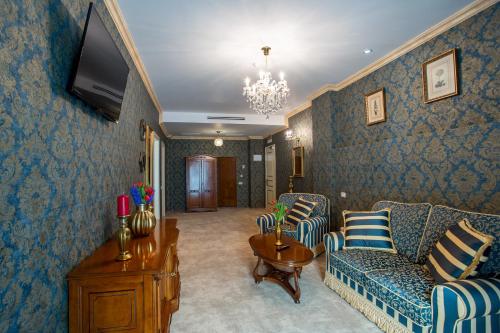 The Arlington Hotel
