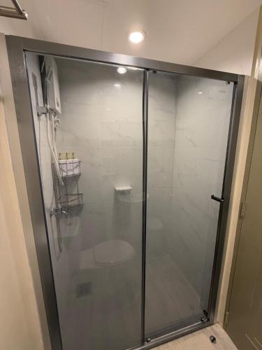 Modern and Cozy Studio Unit with Balcony Near Ayala Center