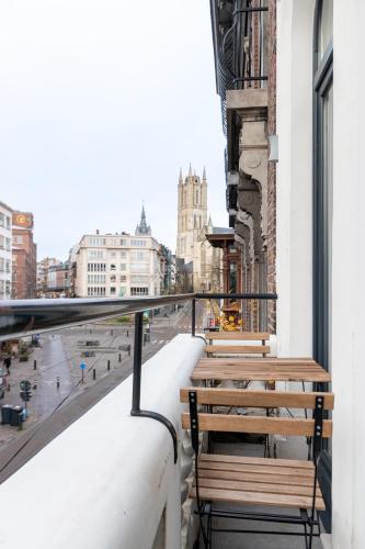 Sleek City Stays - Urban Elegance in the Heart of Ghent