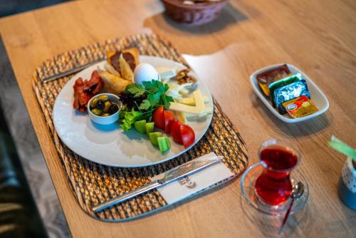 Echinus Hotels