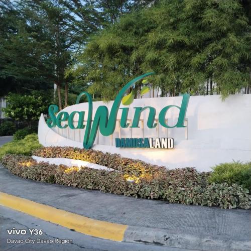 Cozy 2 bedroom Condo in Davao near Airport with balcony