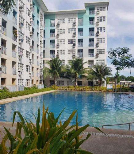 Cozy 2 bedroom Condo in Davao near Airport with balcony