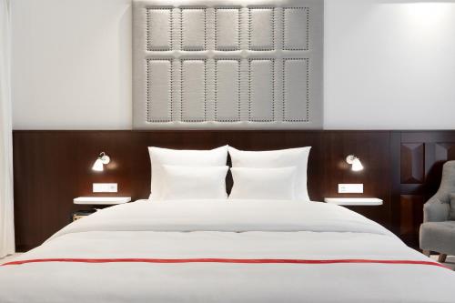 Ruby Louise Hotel