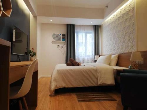 Modern Studio Condo - Shore near MOA- 403B