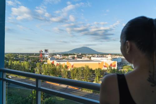 R'Holistay Azure North KING SIZE BED & Wave POOL
