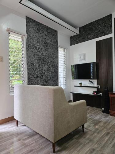 Weyh's Studio #2 by the ocean 100Mbps