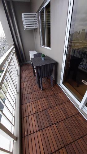 Affordable Whole 2 bedroom Condo high floor BGC