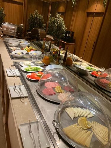 Housez Suites & Apartments