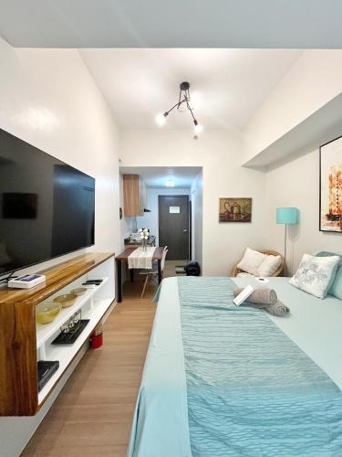 Best Condo Studio 24th Floor The Loop Tower CDO Lucky 4