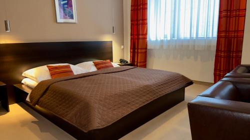 Aston Business Hotel