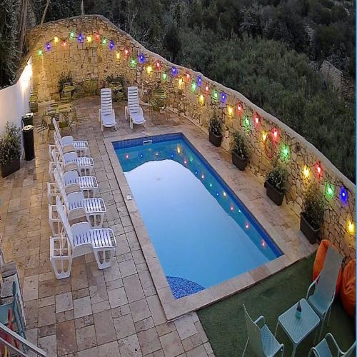 Follow the Sun Boutique Hostel