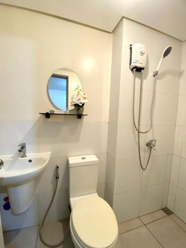 Staycation in Timog Quezon CIity near Tomas Morato and GMA 7