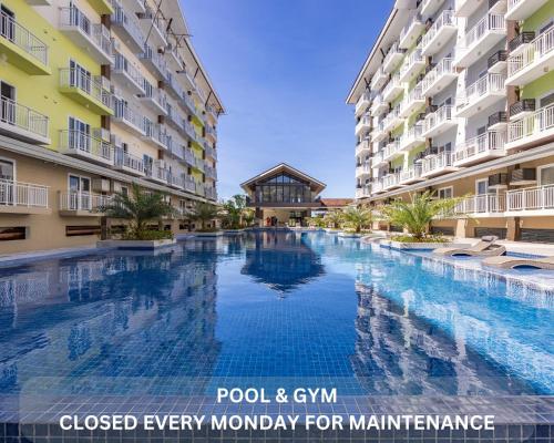 537 AMANI LUXURY SUITE, 3 Minutes to Airport,with Gym & Pool, FAST WI-FI, Free Netflix